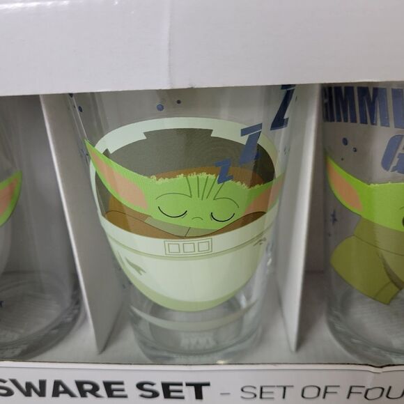 Star Wars The Mandalorian Glassware Set - Picture 7 of 9